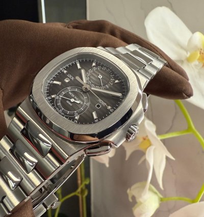 Patek Philippe Nautilus 5990 1a-001 Steel Grey Dial 2020