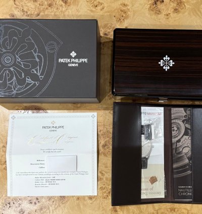 Patek Philippe Nautilus 5990 1r-001 Full Set Unpolished
