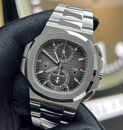 Patek Philippe Nautilus 5990 2017