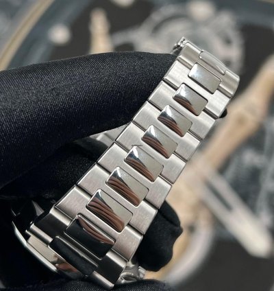 Patek Philippe Nautilus 5990 2017