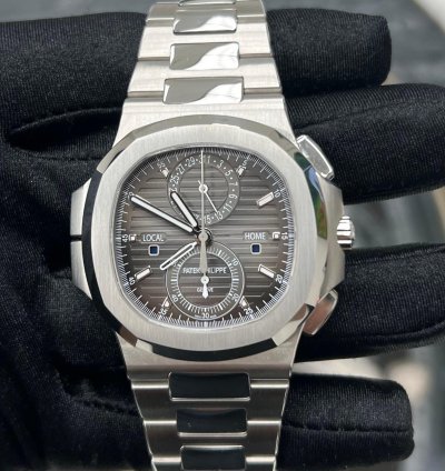 Patek Philippe Nautilus 5990 2017