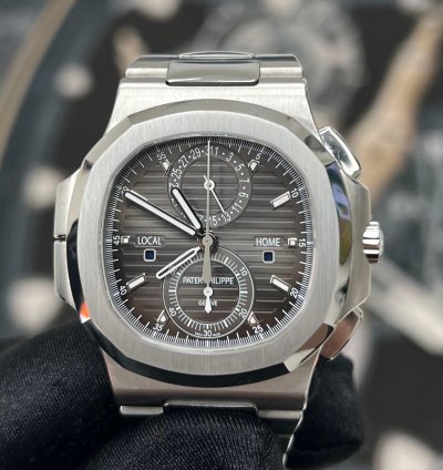 Patek Philippe Nautilus 5990 2017