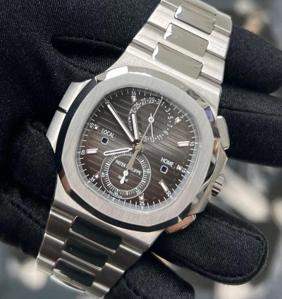 Patek Philippe Nautilus 5990 2017