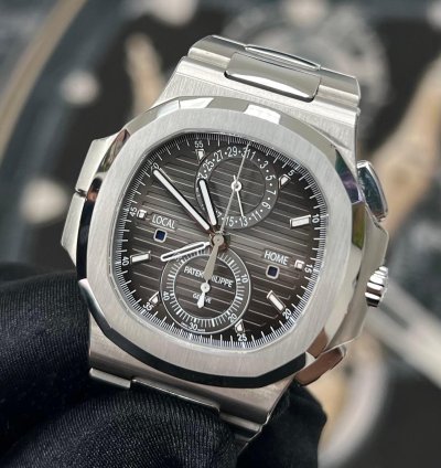 Patek Philippe Nautilus 5990 2017