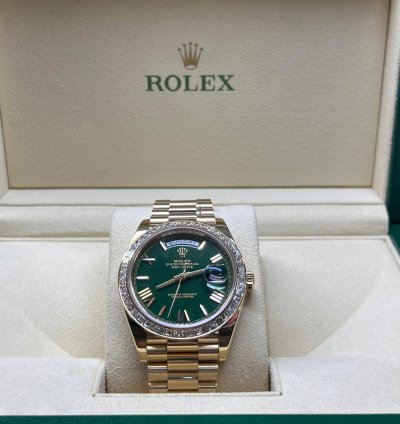 Rolex Day-date 40 Green Dial Baguette Diamond Bezel Full Yellow Gold