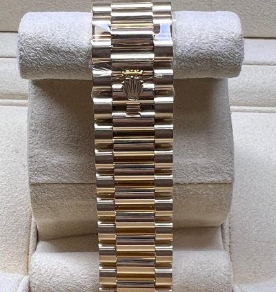 Rolex Day-date 40 Green Dial Baguette Diamond Bezel Full Yellow Gold