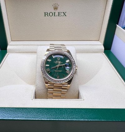 Rolex Day-date 40 Green Dial Baguette Diamond Bezel Full Yellow Gold