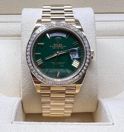 Rolex Day-date 40 Green Dial Baguette Diamond Bezel Full Yellow Gold