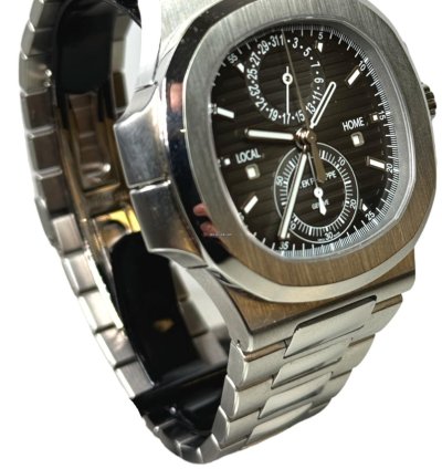 Patek Philippe Nautilus 5990 40 5mm Stainless Steel Automatic Watch