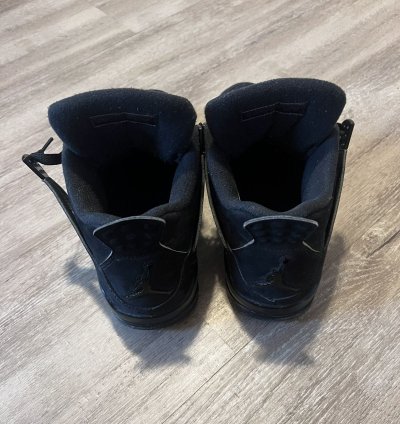 Black Cat Jordan 4