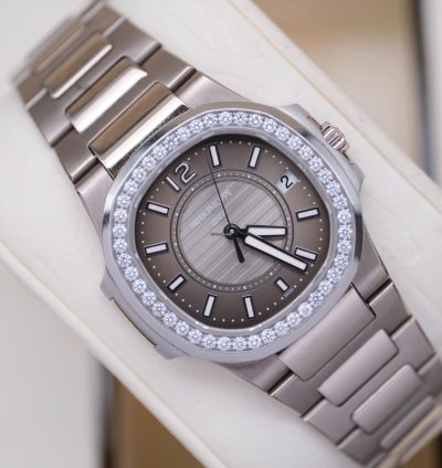 Patek Philippe Nautilus 7010 1g-010