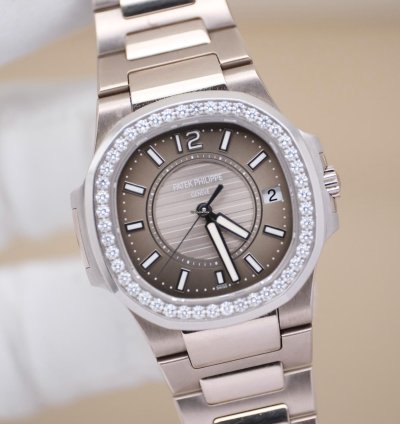 Patek Philippe Nautilus 7010 1g-010