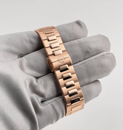 Patek Philippe Nautilus 7011 1r-001 Ladies Rose Gold Silver Dial 2016