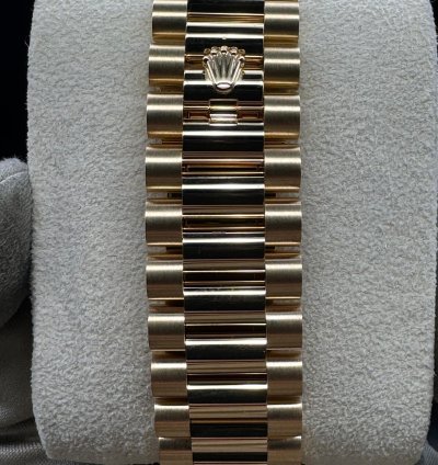 Rolex Day-date 40 Green Ombre Roman Dial Unworn