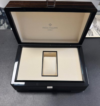 Patek Philippe Nautilus 7118 1200a-001