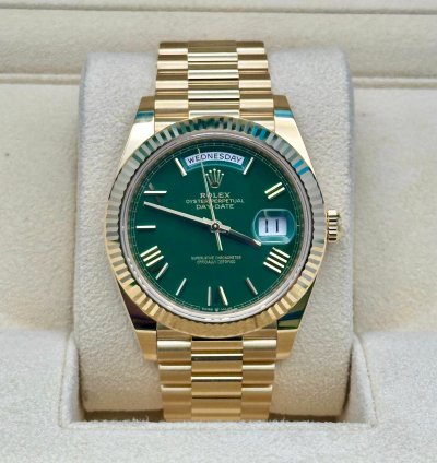 Rolex Day-date 40 Green Roman Dial