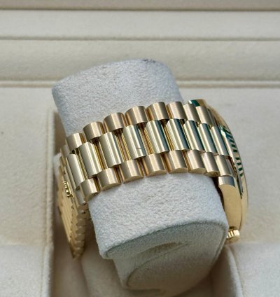 Rolex Day-date 40 Green Roman Dial