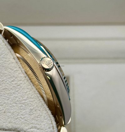Rolex Day-date 40 Green Roman Dial