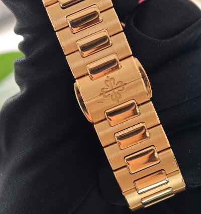 Patek Philippe Nautilus 7118 1200r-001