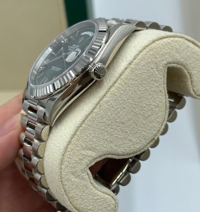 Rolex Day-date 40 Green Roman Dial White Gold President