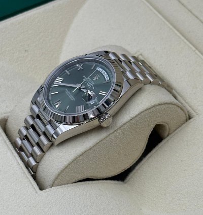 Rolex Day-date 40 Green Roman Dial White Gold President