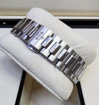 Patek Philippe Nautilus 7118 1a-010