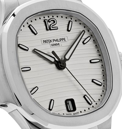 Patek Philippe Nautilus 7118 1a-010 Stainless Steel Silvery Opaline Dial 2019