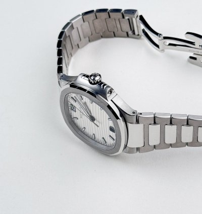 Patek Philippe Nautilus 7118 1a-010 Stainless Steel Silvery Opaline Dial 2022