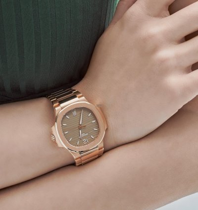 Patek Philippe Nautilus 7118 1r-010 Ladies Rose Gold Champagne Golden Dial 2022