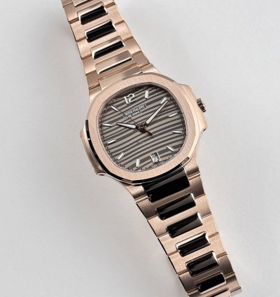 Patek Philippe Nautilus 7118 1r-010 Ladies Rose Gold Champagne Golden Dial 2022
