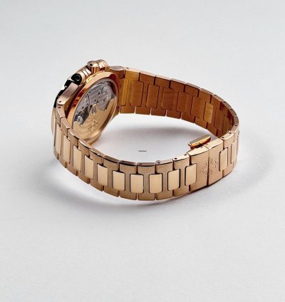 Patek Philippe Nautilus 7118 1r-010 Ladies Rose Gold Champagne Golden Dial 2022