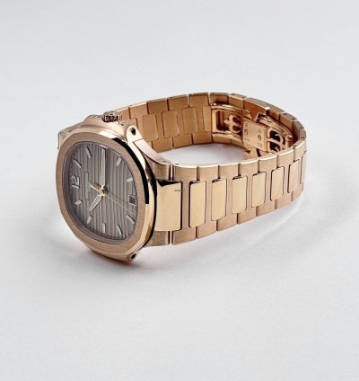 Patek Philippe Nautilus 7118 1r-010 Ladies Rose Gold Champagne Golden Dial 2022