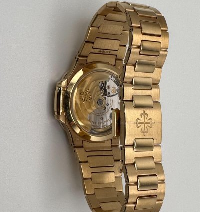 Patek Philippe Nautilus 7118 1r-010 Tiffany And Co Ladies Rose Gold Date 2022