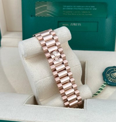 Rolex Day-date 40 In Stock 2023 Day-date 40 Olive Green Roman 228235 18k Everose Gold Presidential Bracelet