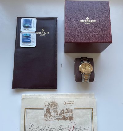 Patek Philippe Nautilus Best Condition - Like New Box And Extract Papers