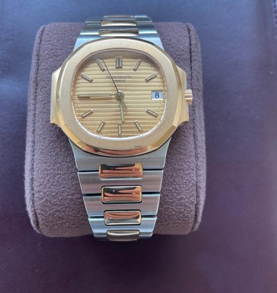 Patek Philippe Nautilus Best Condition - Like New Box And Extract Papers