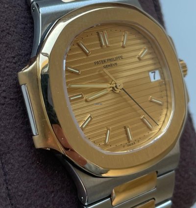 Patek Philippe Nautilus Best Condition - Like New Box And Extract Papers