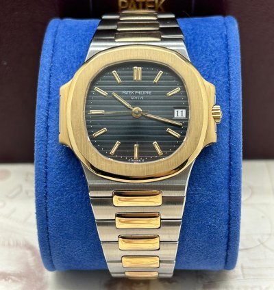 Patek Philippe Nautilus Blue Dial - 18kt Yellow Gold Steel - Ref 3800 - Year 1992