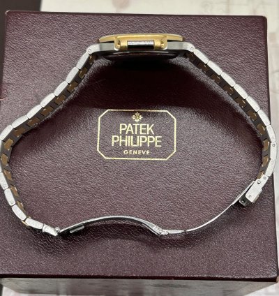 Patek Philippe Nautilus Blue Dial - 18kt Yellow Gold Steel - Ref 3800 - Year 1992