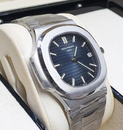 Patek Philippe Nautilus Blue Dial Like New Full Set