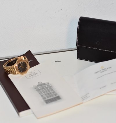 Patek Philippe Nautilus Blue Diamond Dial 18k Yellow Gold 3800 Service 11 2023 3800 1j
