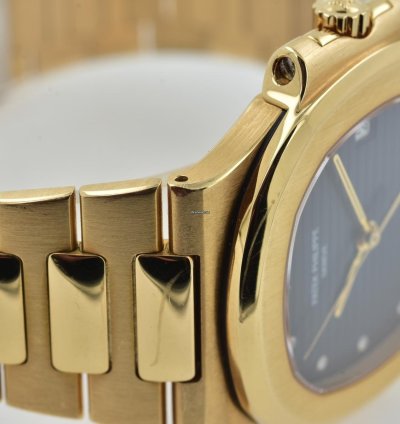 Patek Philippe Nautilus Blue Diamond Dial 18k Yellow Gold 3800 Service 11 2023 3800 1j