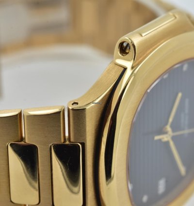 Patek Philippe Nautilus Blue Diamond Dial 18k Yellow Gold 3800 Service 11 2023 3800 1j