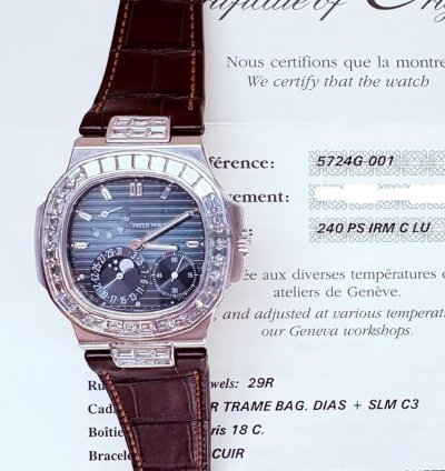 Patek Philippe Nautilus Blue Diamond Dial 5724g-001