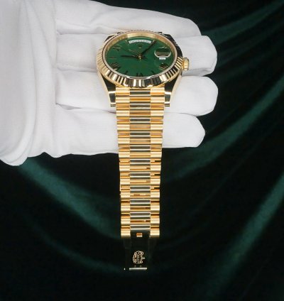 Rolex Day-date 40 Mint Complete Set Day Date Money Green Fluted Bezel Yellow Gold Presidential 228238
