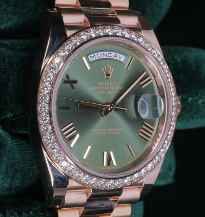 Rolex Day-date 40 Mint Complete Set Day-date 40 Green Dial Rose Gold Diamond Bezel 228345rbr