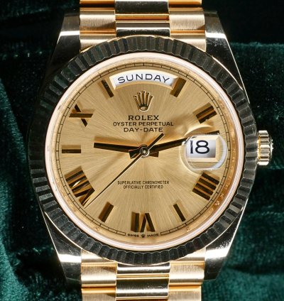 Rolex Day-date 40 Mint Complete Set Day-date President 40mm Champagne Dial Yellow Gold 228238