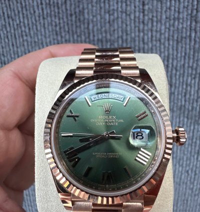 Rolex Day-date 40 Mm Olive Dial Rose Gold