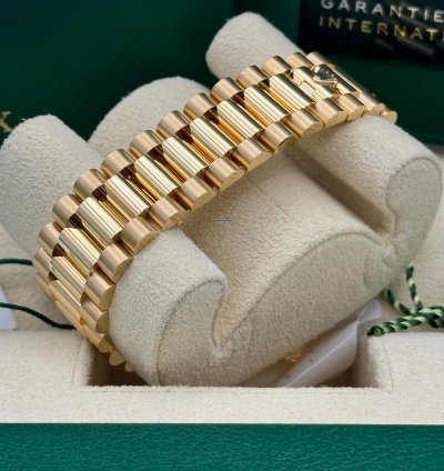 Rolex Day-date 40 Money Green Dial Unworn Full Set