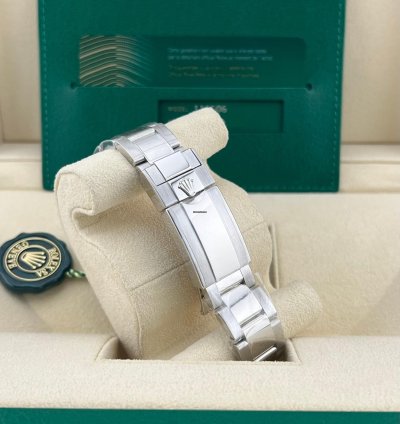 Rolex Daytona In Stock 2021 Daytona Ice Blue Baguette Index 116506 Platinum Oyster Bracelet